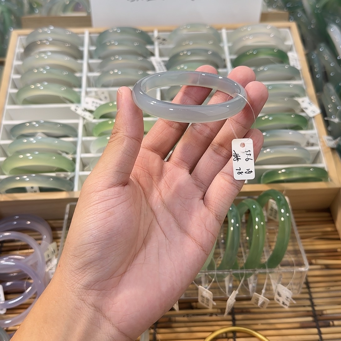 玛瑙/玉髓未镶嵌手镯圈口55.6