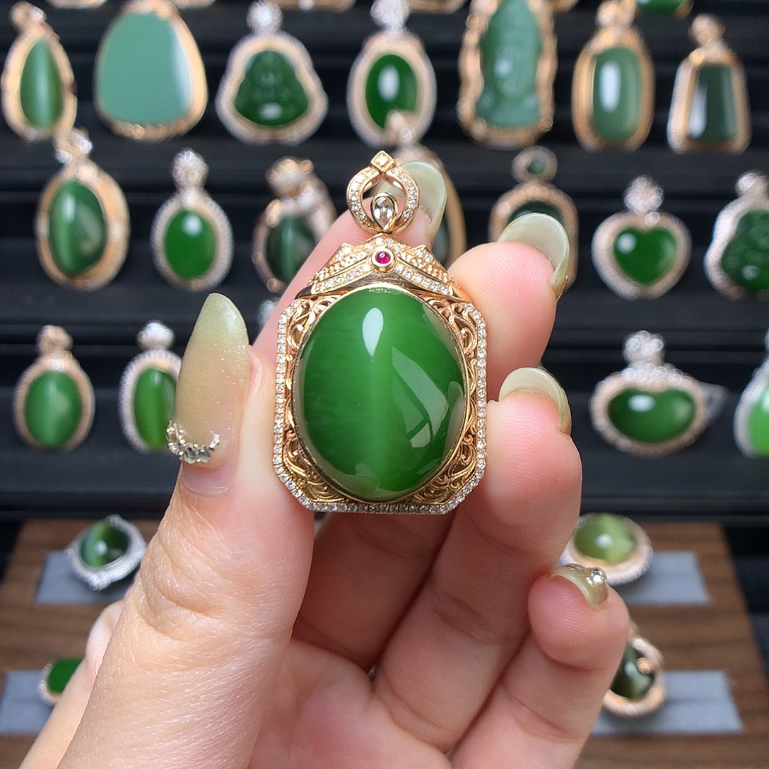 和田玉首饰18K金镶嵌