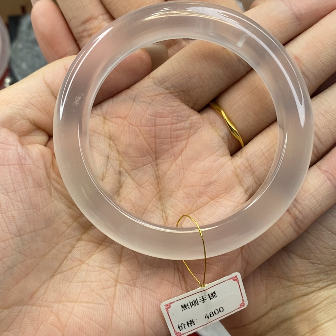 ****颈饰未镶嵌石英质玉