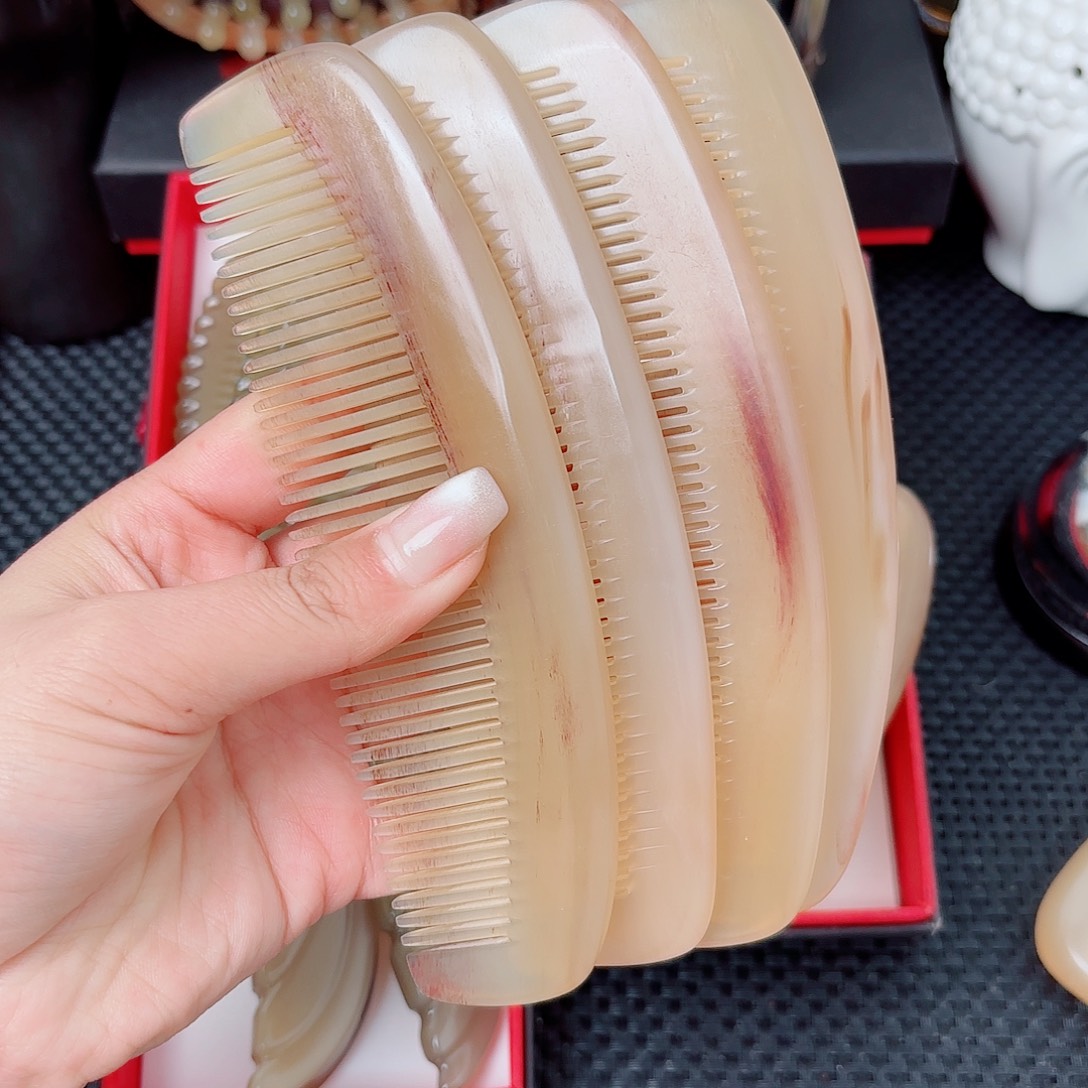 纯手工制作纯牛角梳子