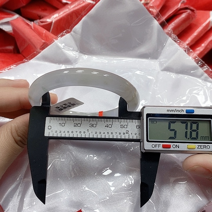 翡翠手镯未镶嵌247