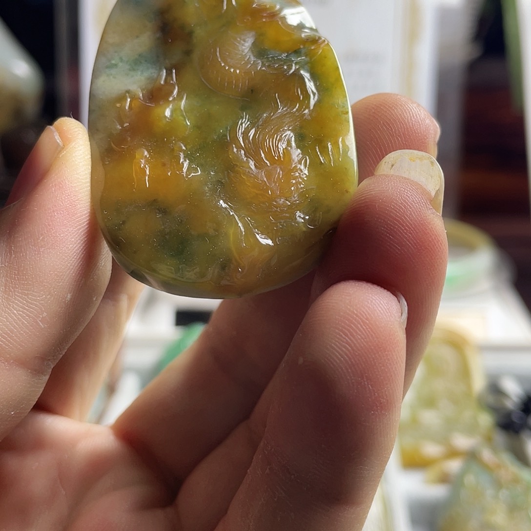 翡翠颈饰未镶嵌翡翠首饰