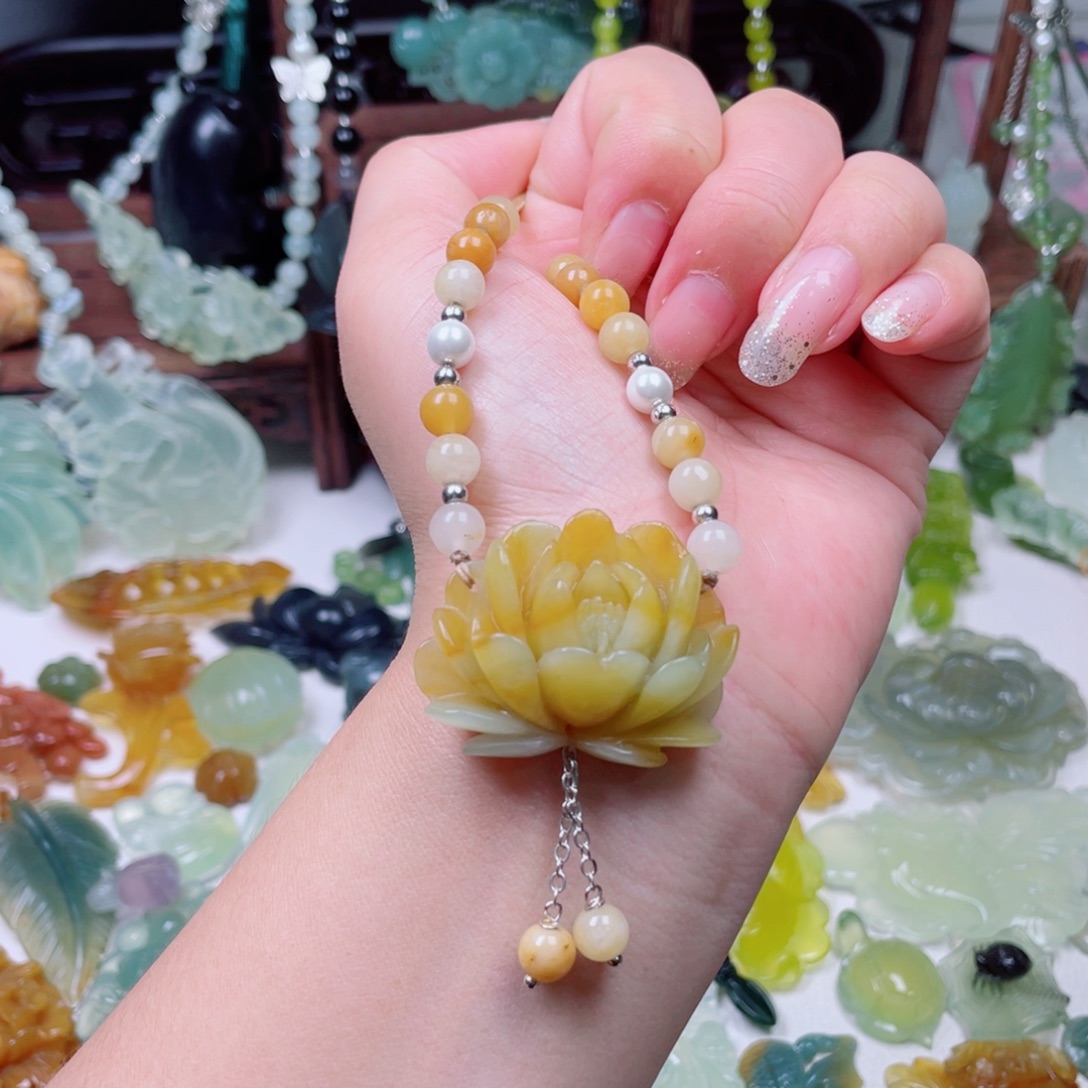 未镶嵌蛇纹石玉颈饰