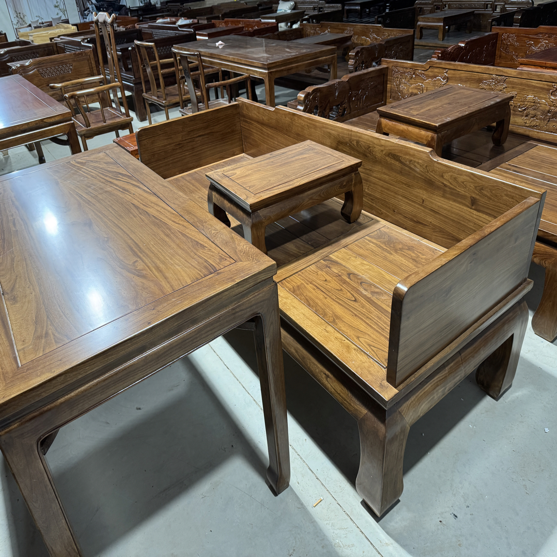 素面罗汉床加1.4马蹄桌加两个圈椅一个茶边柜