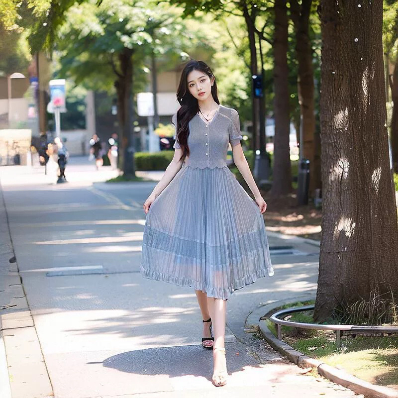 夏季修身显瘦碎花印花旅游连衣裙圆领设计更舒适