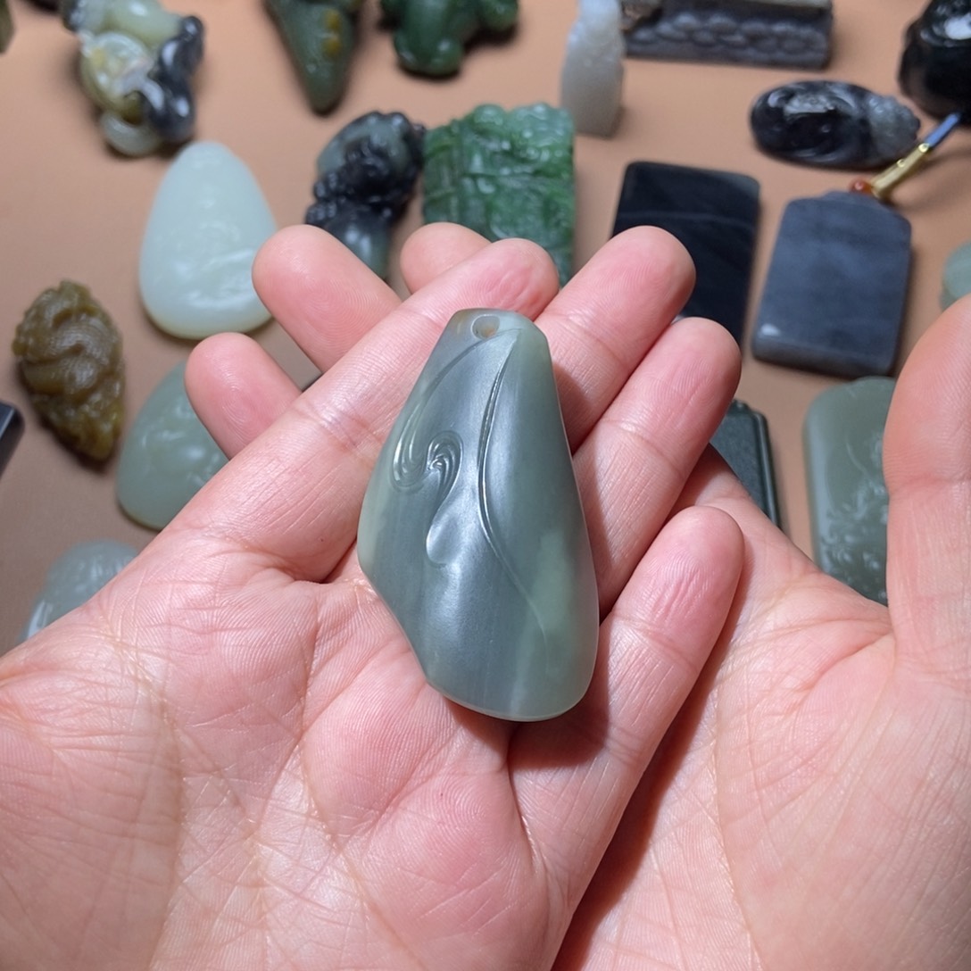 和田玉颈饰未镶嵌定制