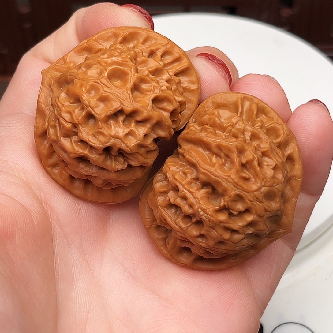 文玩核桃把件龙*宫灯