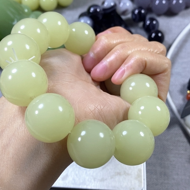 和田玉颈饰未镶嵌