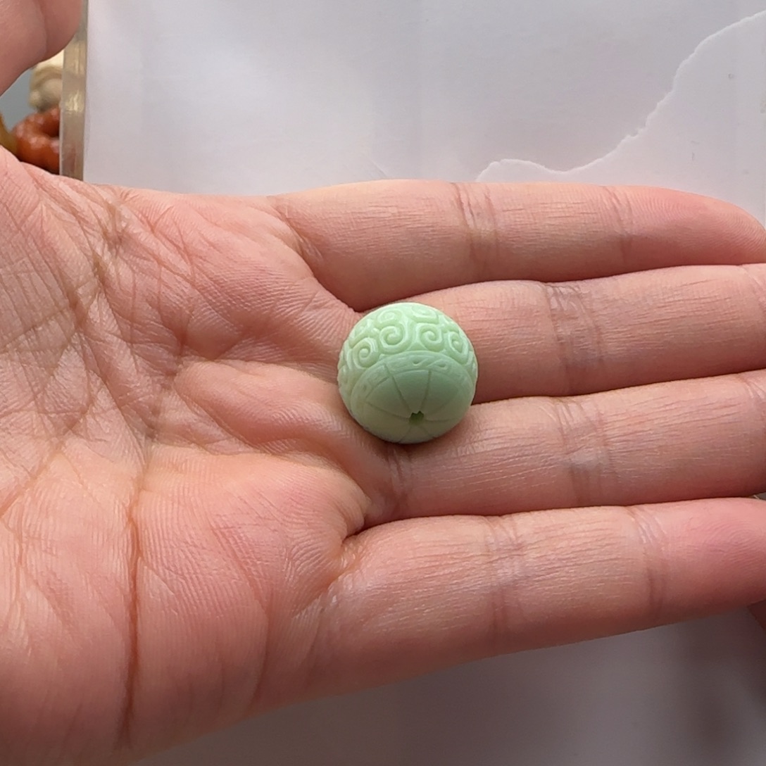 石英质玉配饰未镶嵌仰*?