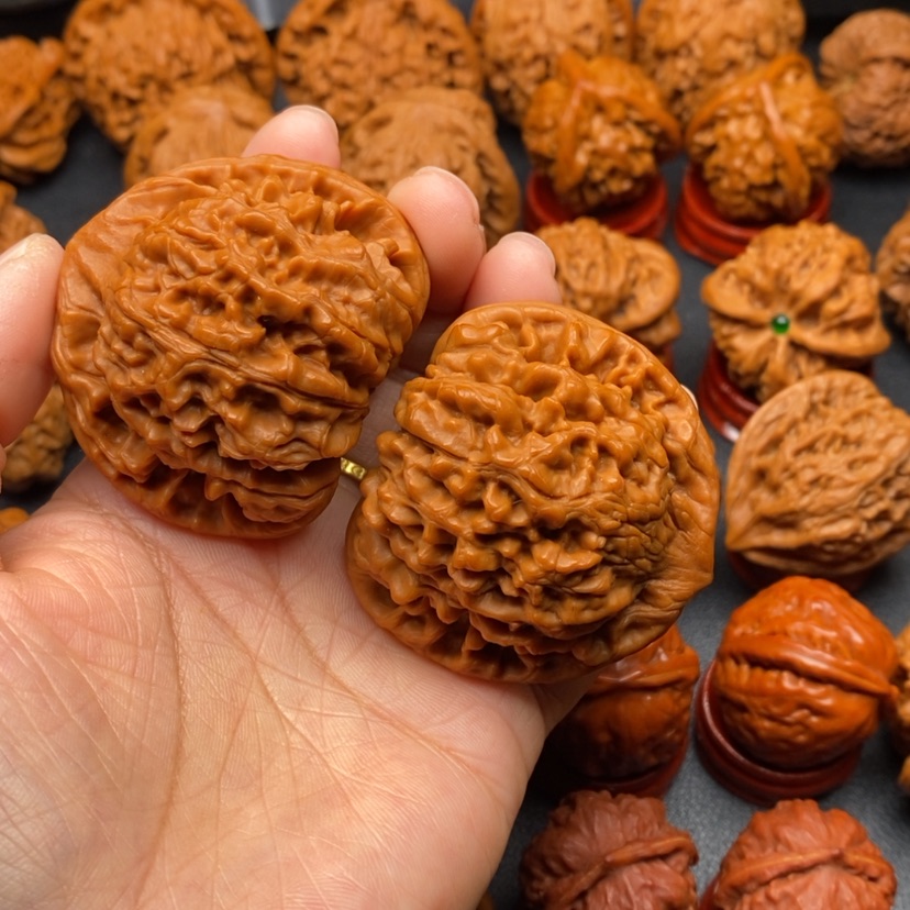 【闪购商品】文玩核桃把件M****?文玩核桃