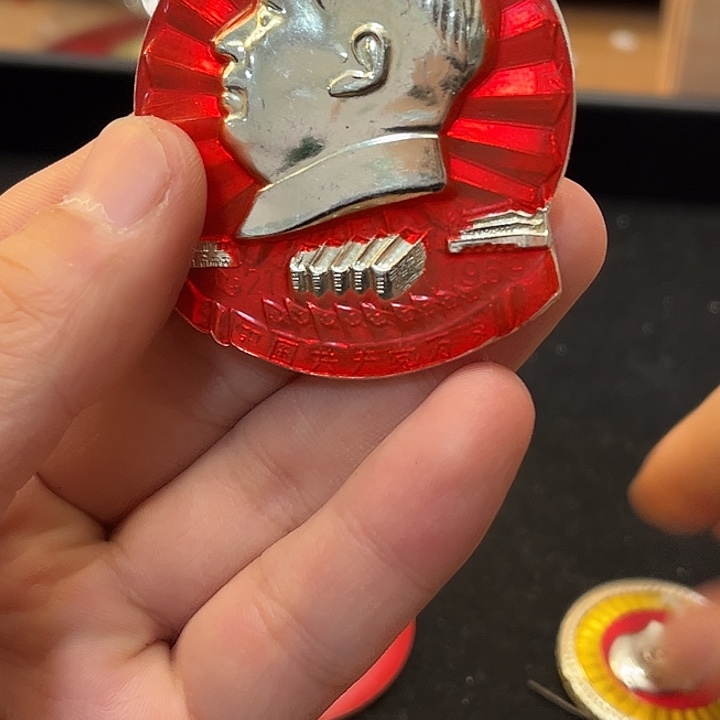 给***超像章一一一一一高贵轻尽