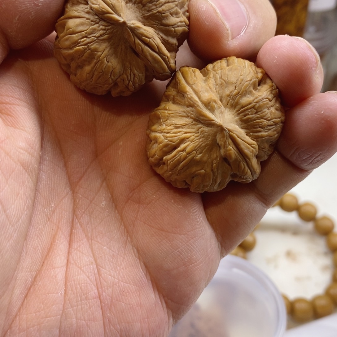 文玩核桃手把件33元宝