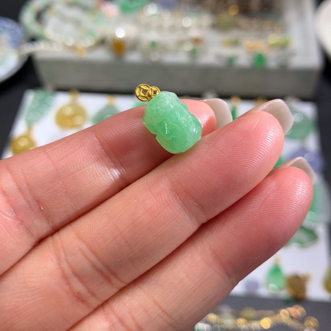 翡翠颈饰18K金镶嵌高****司