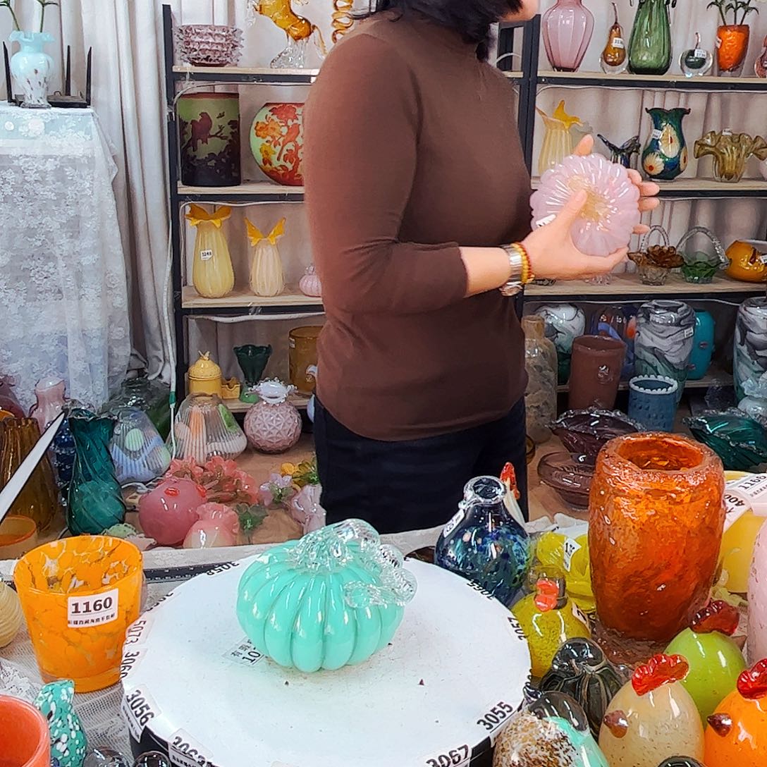 家悦琉璃花瓶摆件