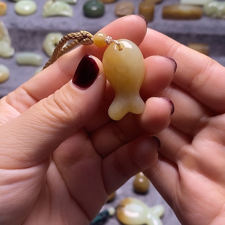 和田玉（糖玉）未镶嵌颈饰