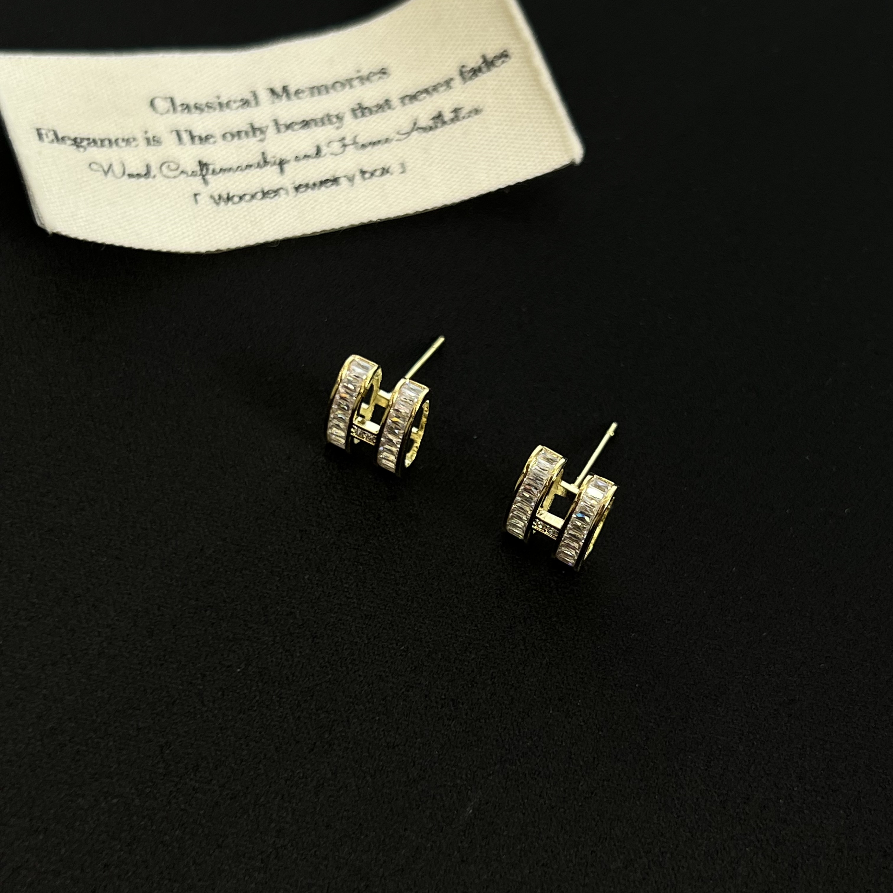 铜合金锆石耳饰 爆闪H字母耳钉353