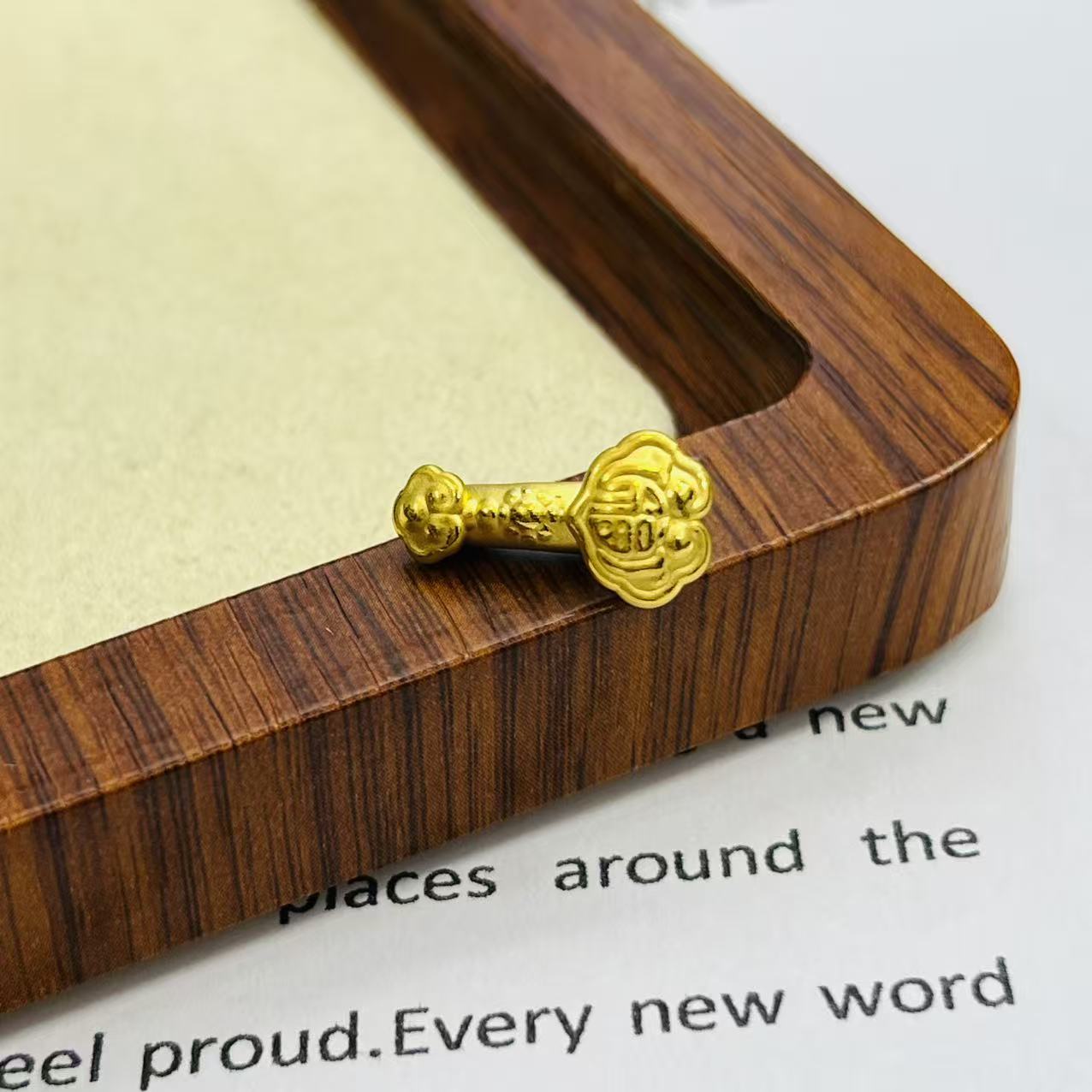 黄金足金999纳福如意DP2048-01090