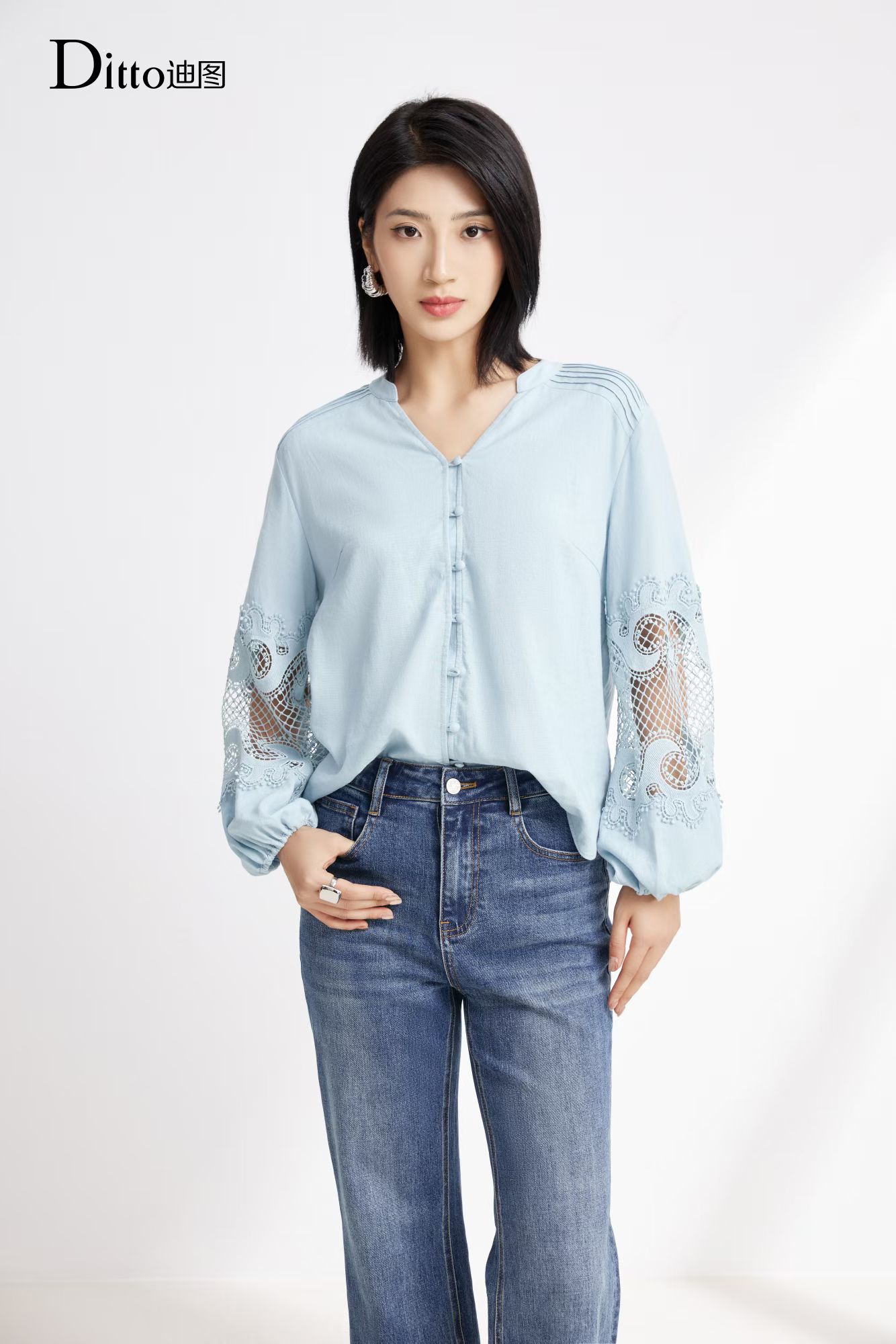 Ditto/迪图144女装蕾丝宽松V领衬衫上衣