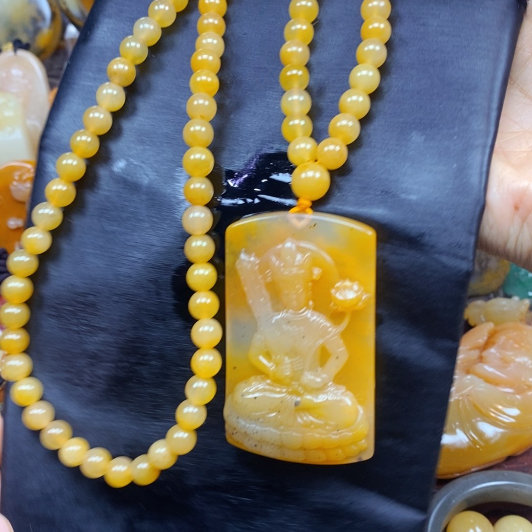 石英质玉（黄龙玉）颈饰未镶嵌