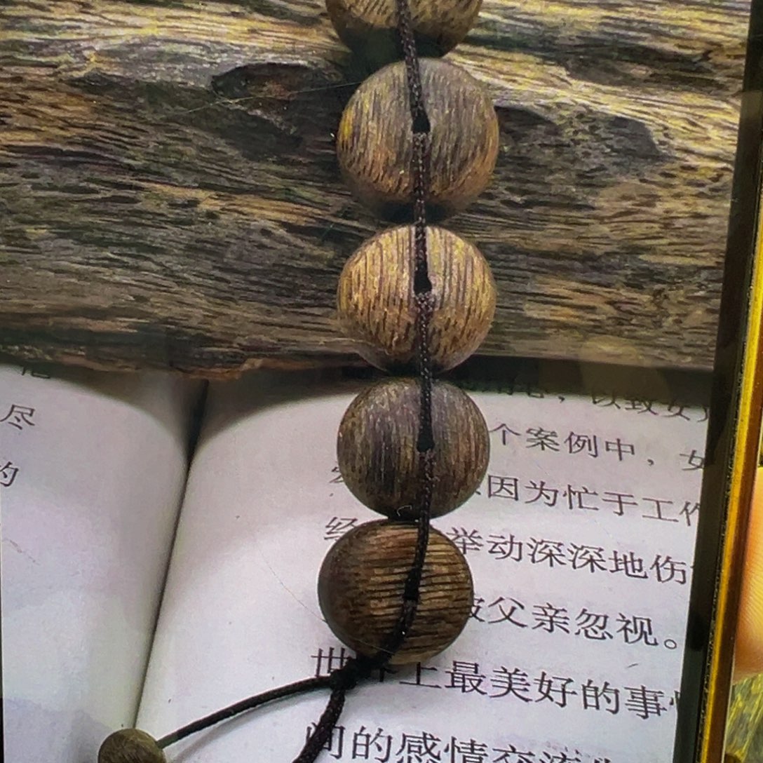 沉香碎屑沉香绿奇楠沉香车挂1条