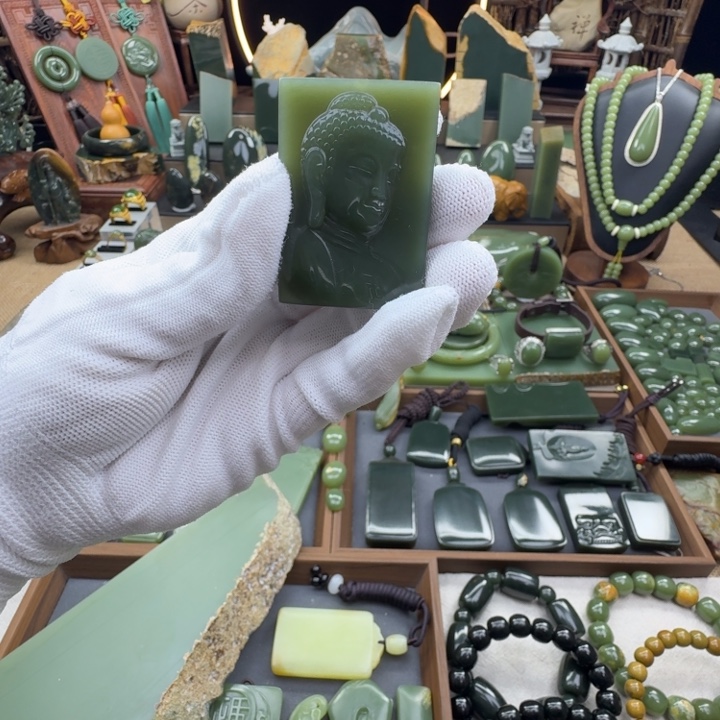 岫岩老玉（透闪石质玉）未镶嵌颈饰