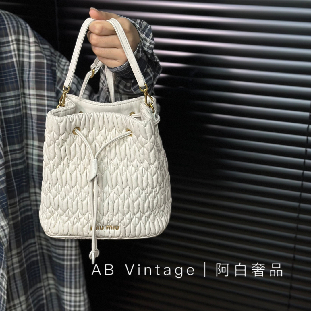 95新 MIU MIU/缪缪 阿白奢品/新款白金水桶包
