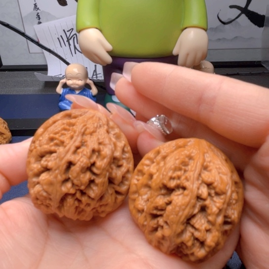 文玩核桃吊坠粗筋