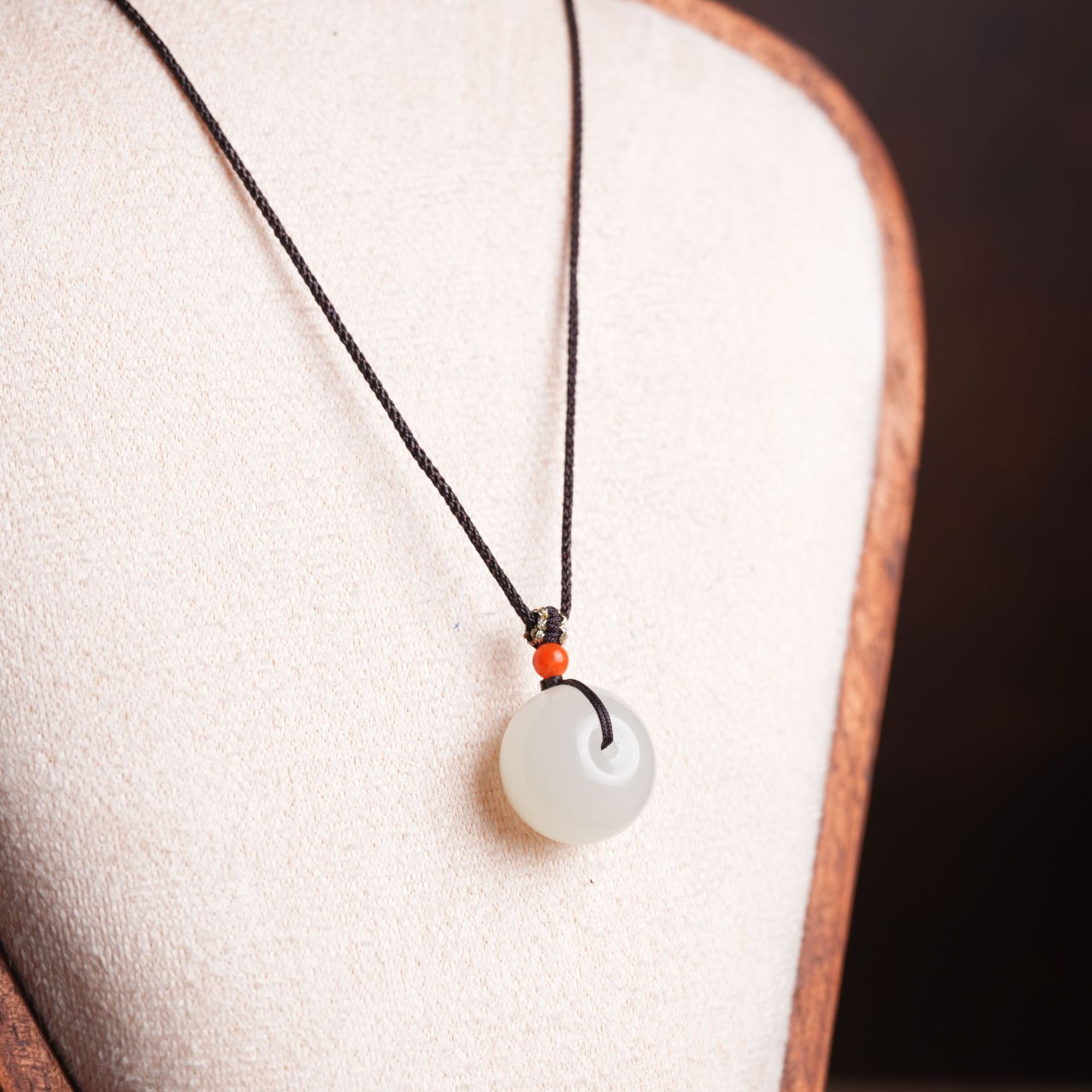 【鑫浩矿业】新疆和田玉-白玉暖色厚平安扣吊坠挂件一件