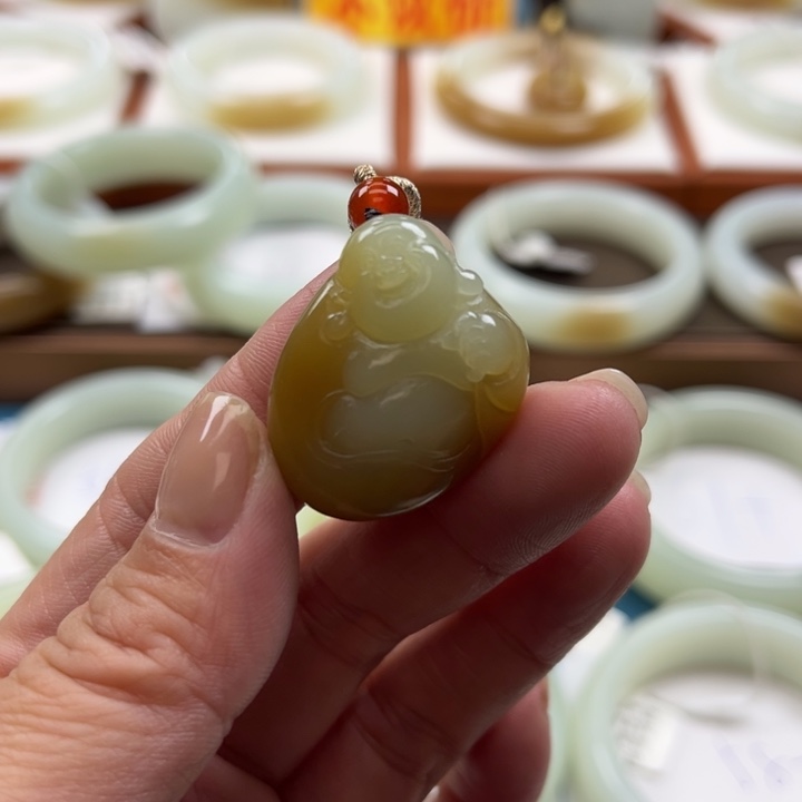和田玉吊坠未镶嵌吉****妈