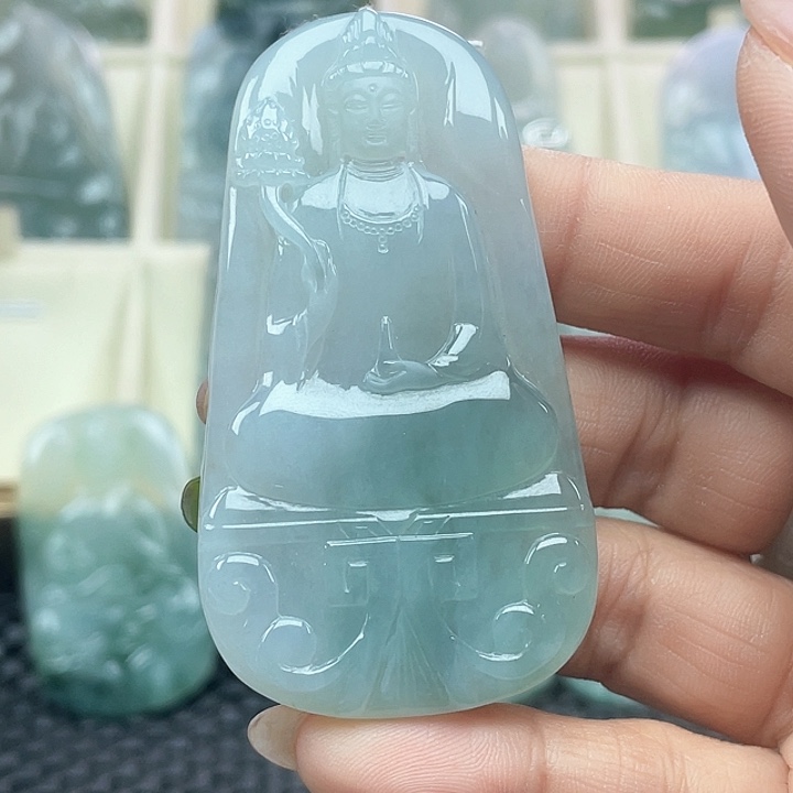 颈饰未镶嵌翡翠江*海天然缅甸翡翠A货素衣观音