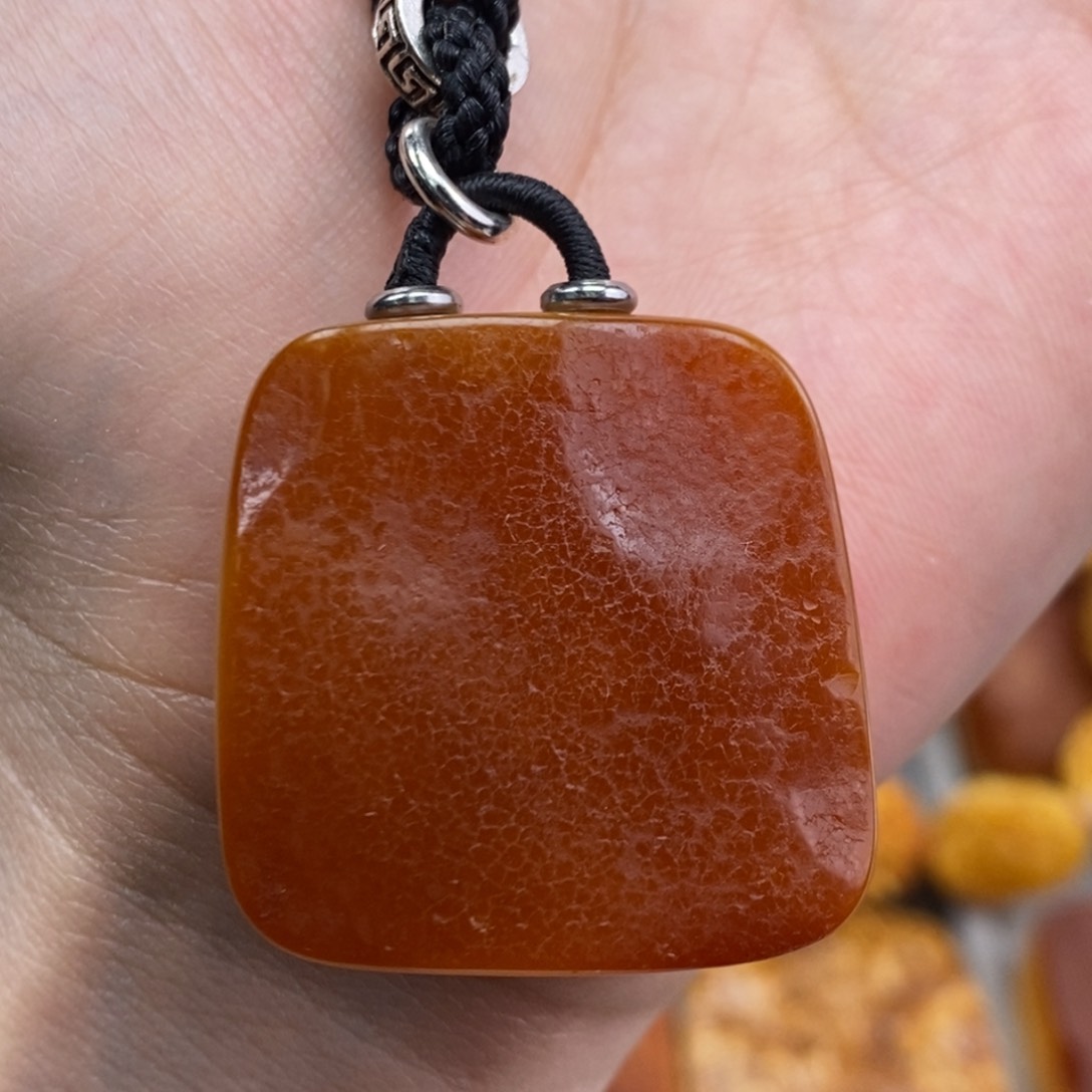 琥珀吊坠(赠链)未镶嵌
