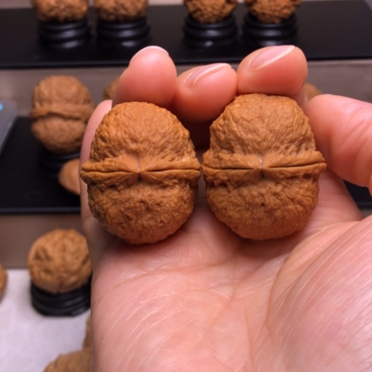 文玩核桃把件铁绣球15