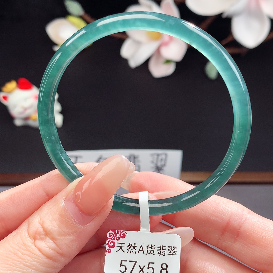 翡翠手镯（圆镯）未镶嵌