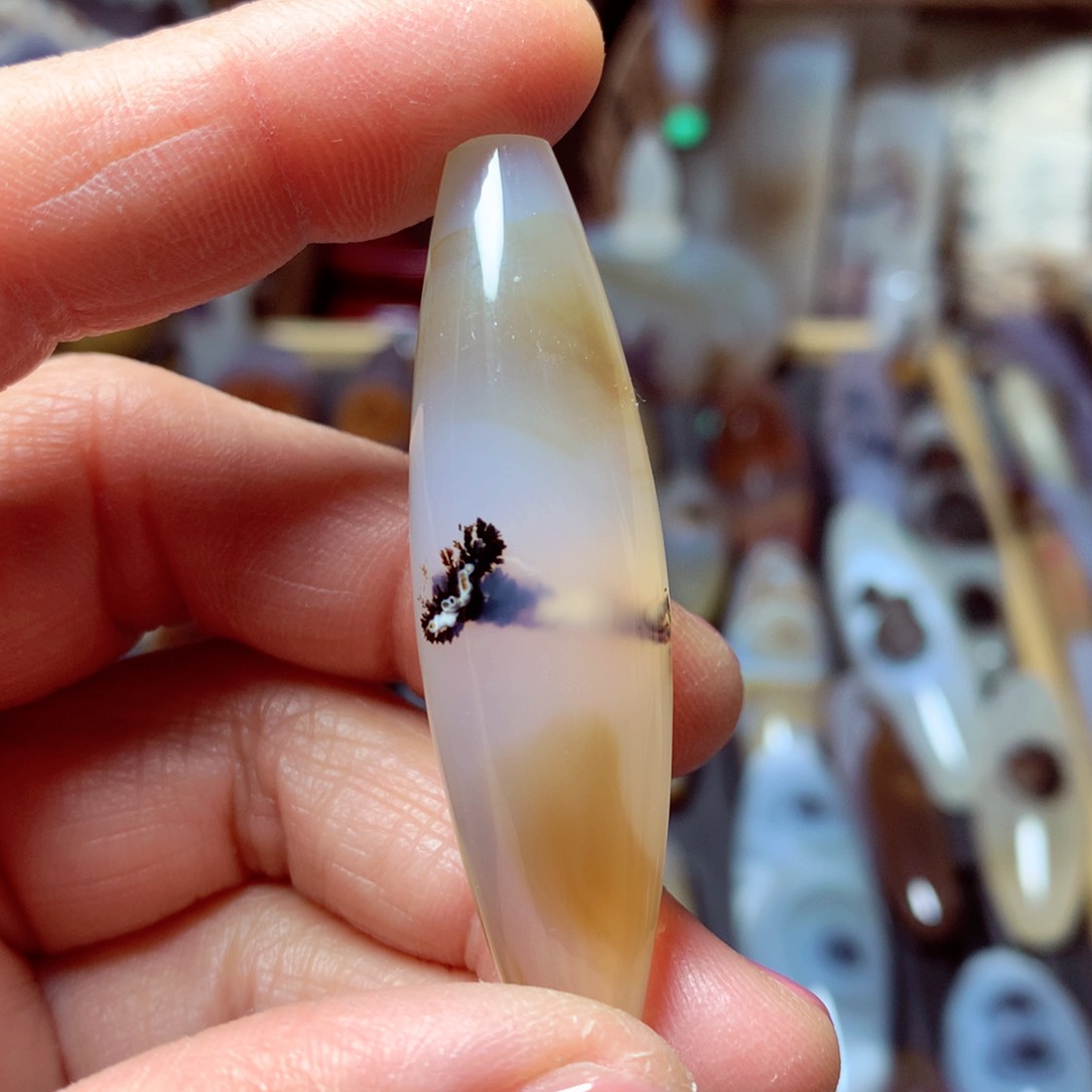 玛瑙/玉髓颈饰未镶嵌