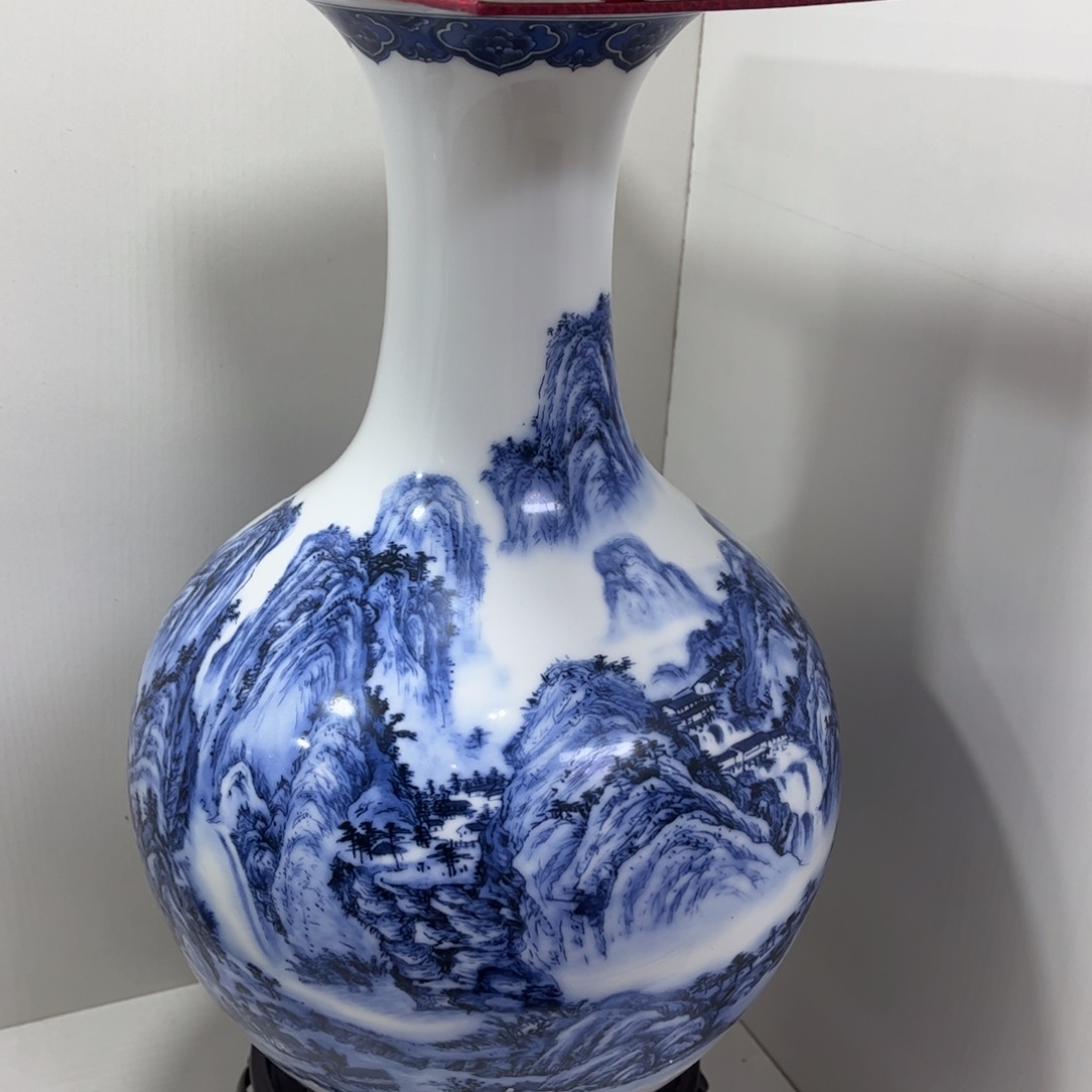 景德镇陶瓷滑坡摆件