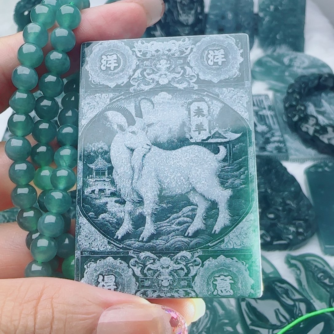 颈饰未镶嵌翡翠多样性发货天然的A货翡翠
