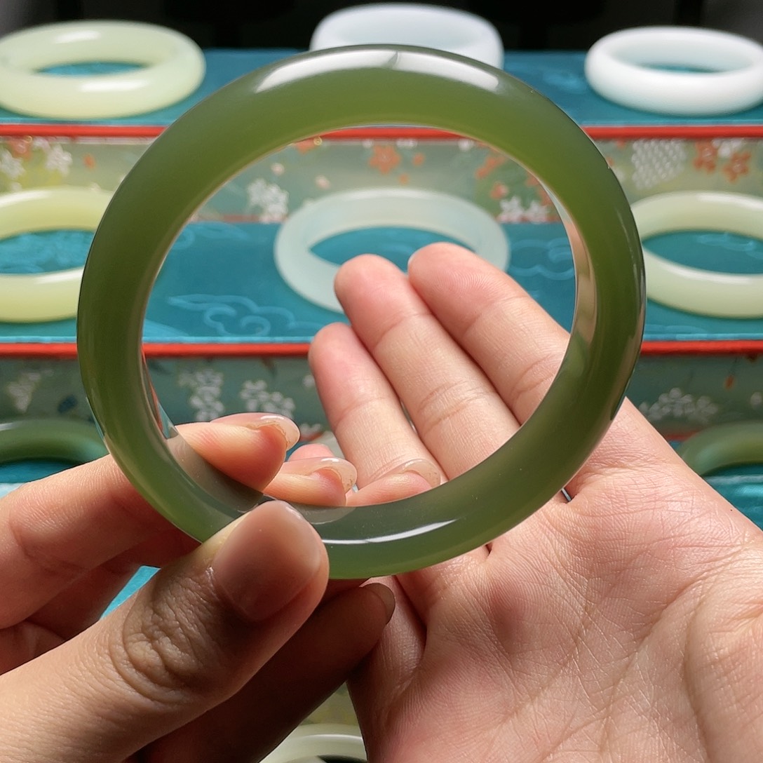 二***）61+深湖水绿正圈手镯