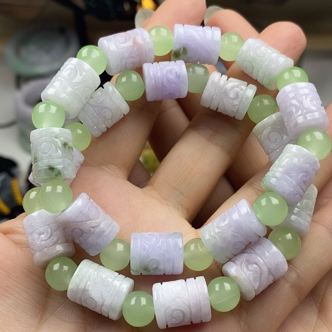 翡翠未镶嵌颈饰月**紫手串