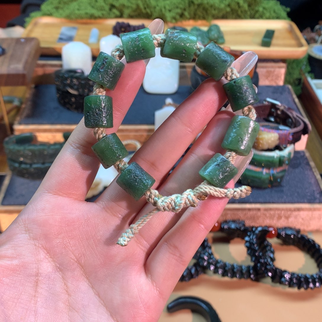 秋***风和田玉（糖玉）未镶嵌挂件