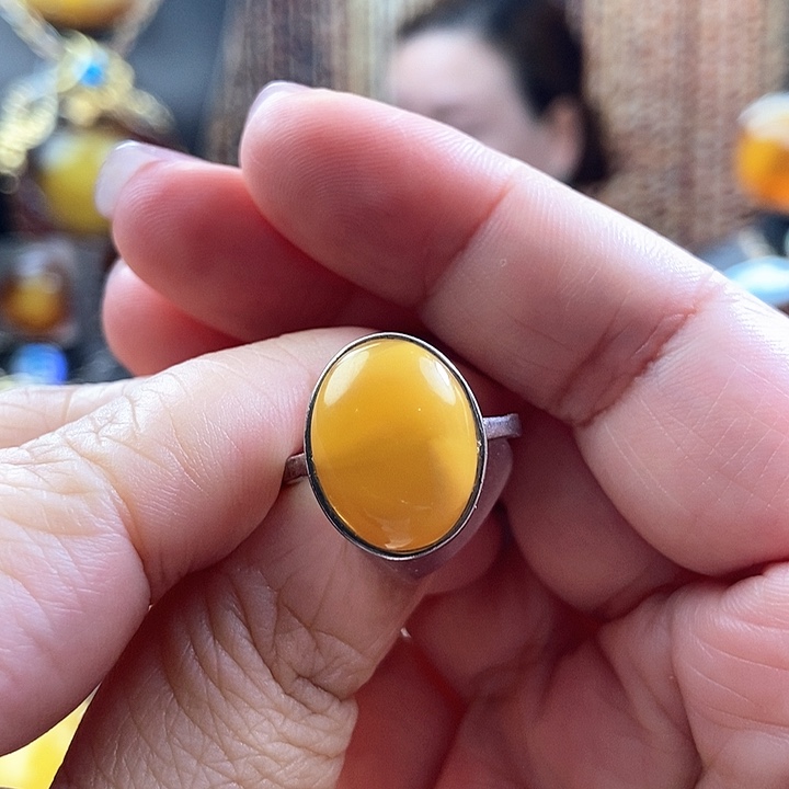 琥珀未镶嵌戒指戒指