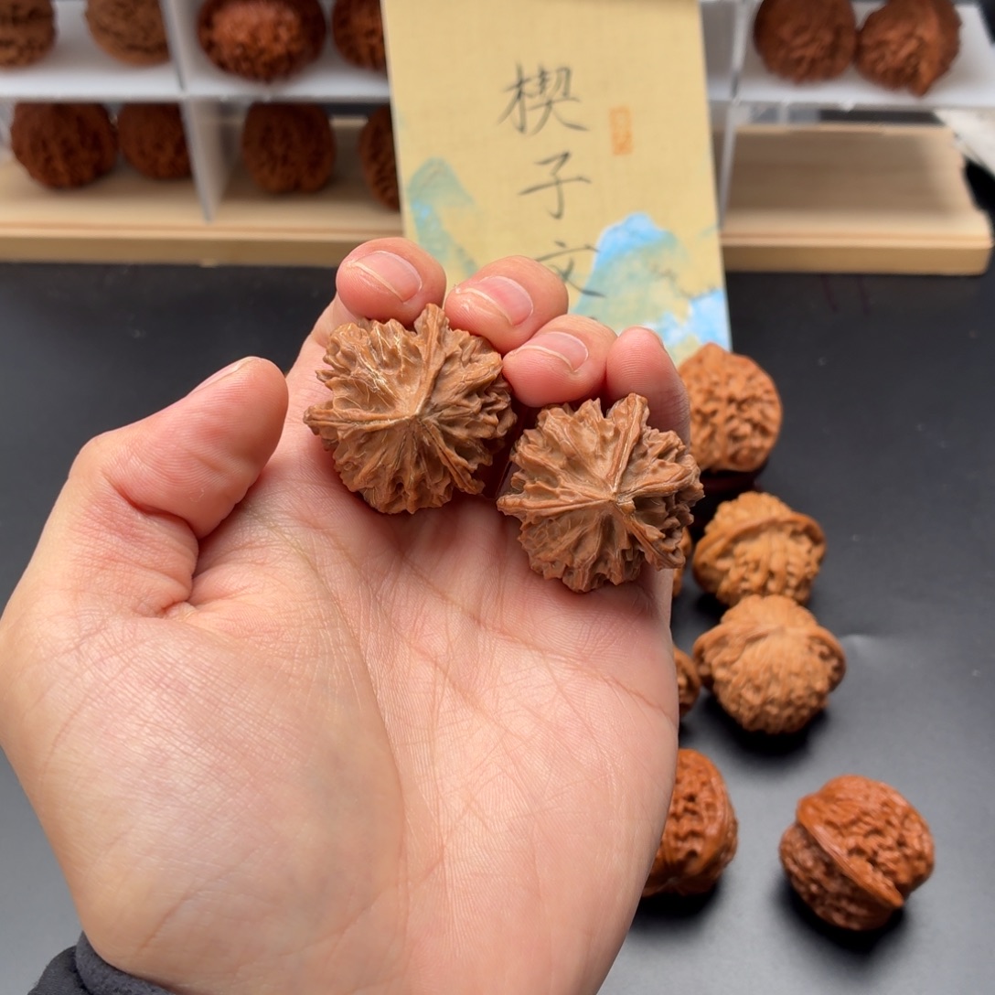 把件文玩核桃岐山三棱全品无修转圈33