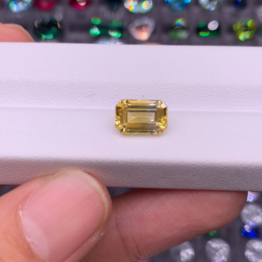 彩色蓝宝石裸石未镶嵌