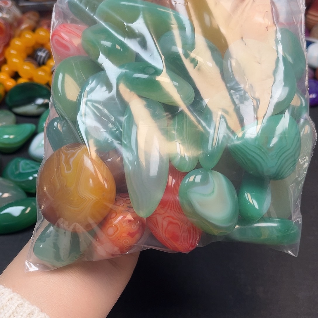 用***8玛瑙/玉髓未镶嵌珠宝奇石