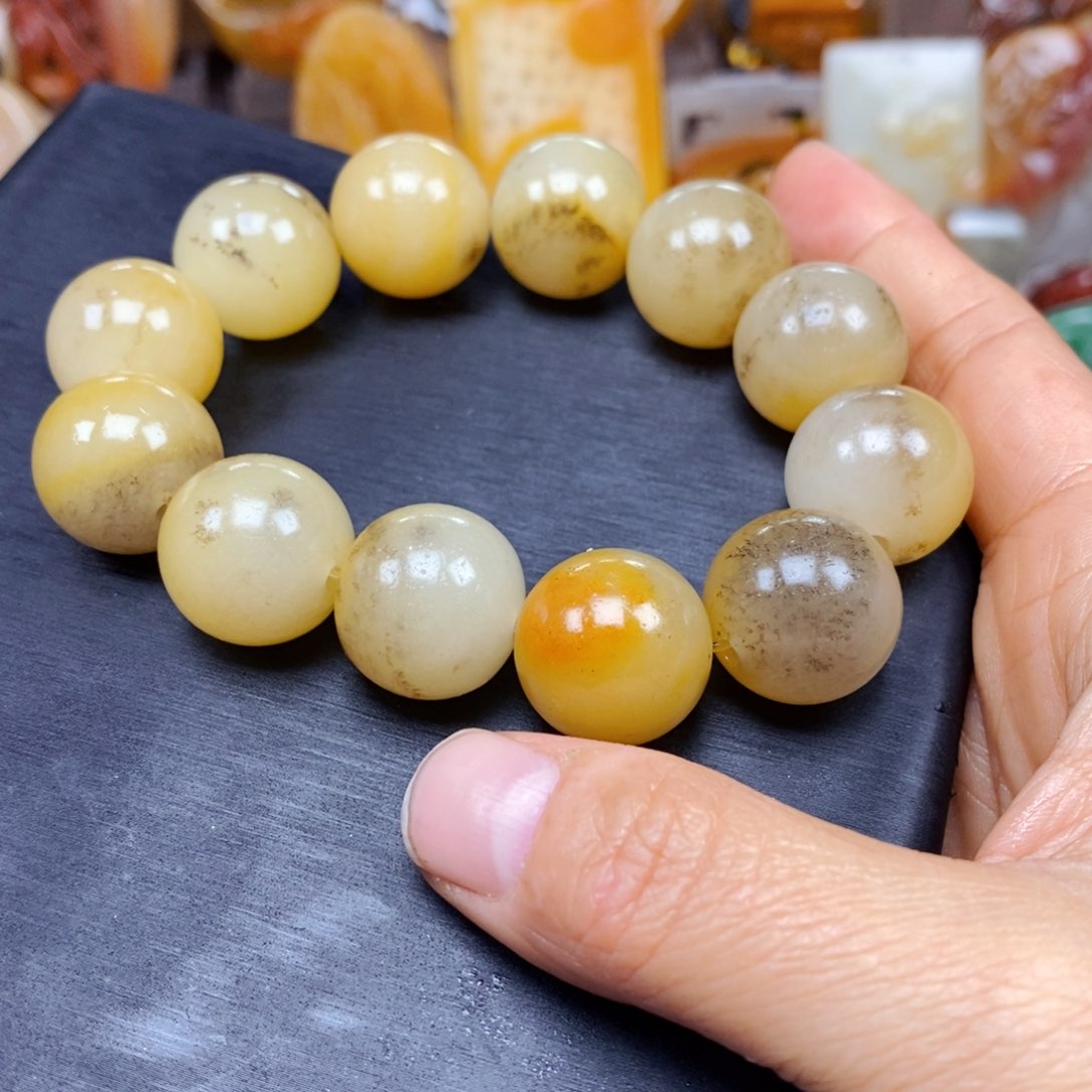 石英质玉（黄龙玉）颈饰未镶嵌