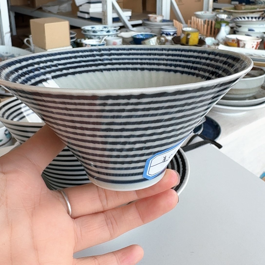 瓷片蓝驹，1只13厘米反口斗笠碗