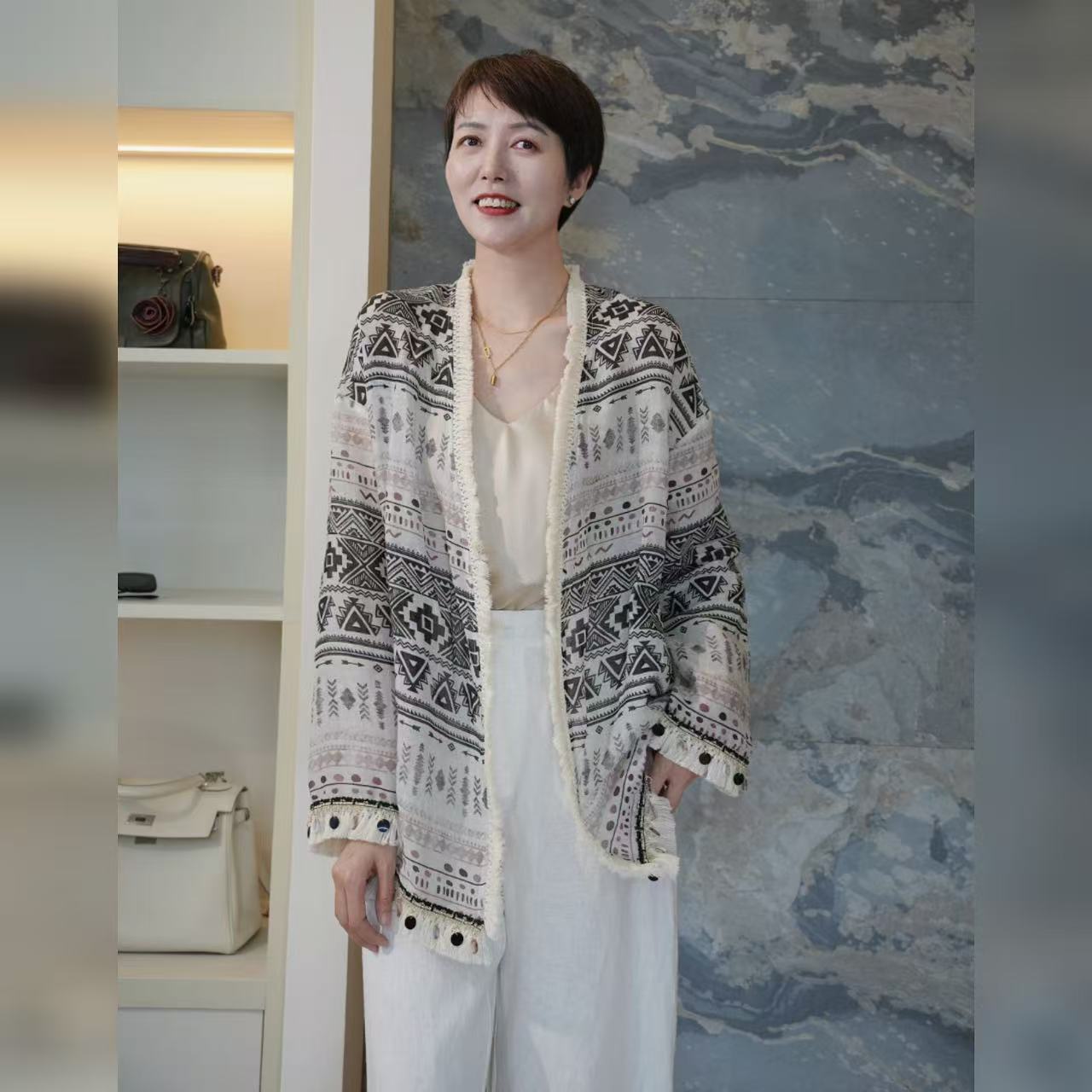 【YAN】度假风定位数码印花流苏边小外披 # SJS2025011-B1514