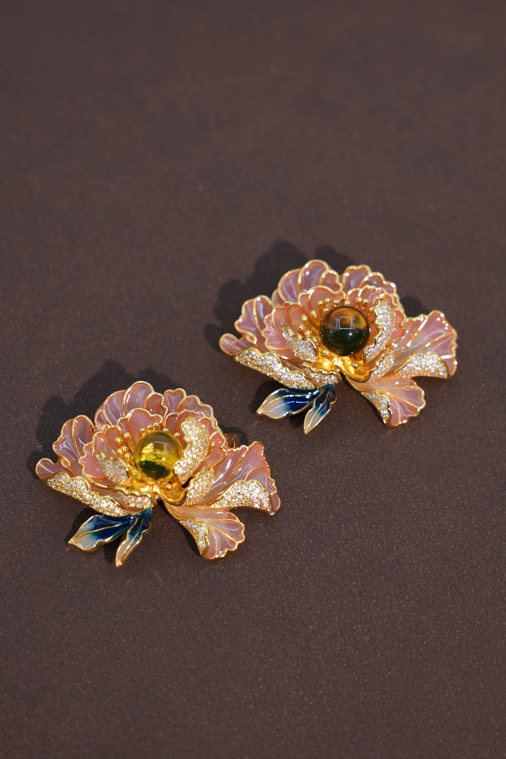 10+蓝珀花花胸针多样性发一件JYX3126903