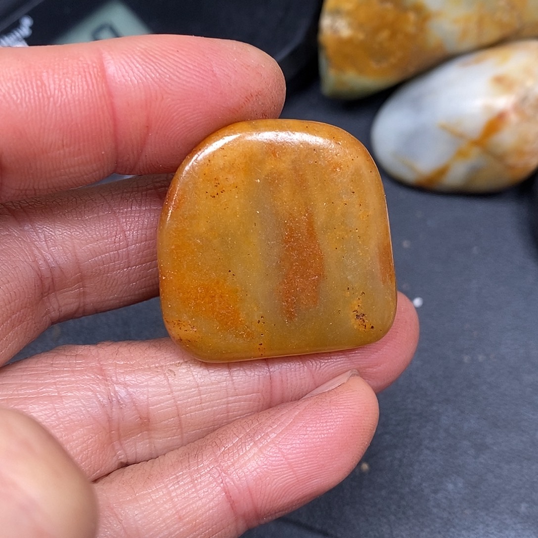 和田玉未镶嵌珠宝奇石