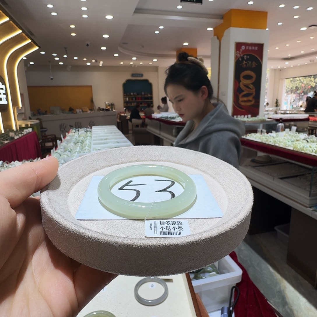 和田玉未镶嵌手镯83