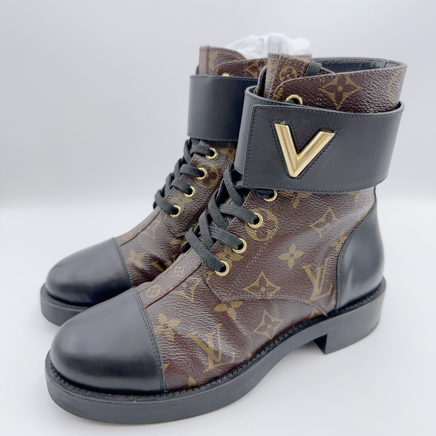95新 LouisVuitton/路易威登 36码/棕老花满印马丁靴/01743